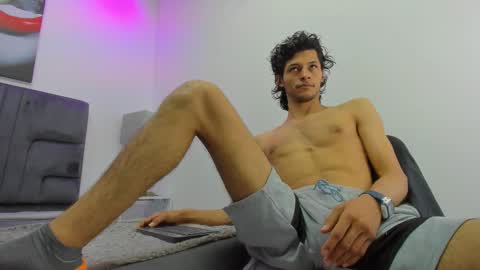 Snapshot of damian_vadim chatting on 24, 3, 2026 Damian Vadim online show from 24, 3, 2026