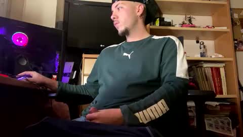 Snapshot of damncore chatting on 23, 11, 2025 damncore online show from 23, 11, 2025