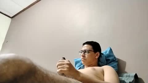 Snapshot of damnsexy0102 chatting on 1, 6, 2026 DamnSexy0102 online show from 1, 6, 2026