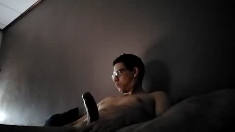 Snapshot of damnsexy0102 chatting on 15, 6, 2026 DamnSexy0102 online show from 15, 6, 2026