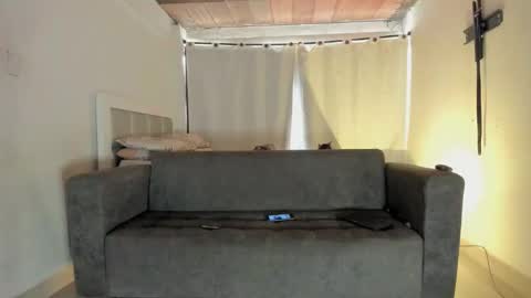 Dayana  online show from 7, 2, 2026