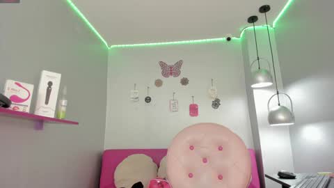    online show from 15, 1, 2025