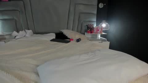    online show from 25, 1, 2025