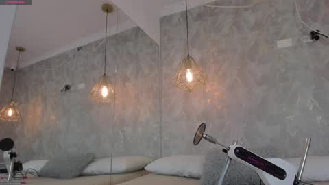    online show from 4, 4, 2026