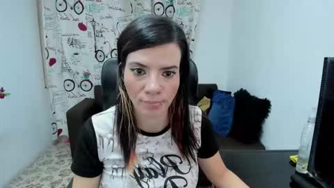 Snapshot of danaarey chatting on 6, 11, 2025 Danaa Rey online show from 6, 11, 2025