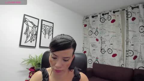 Snapshot of danaarey chatting on 11, 11, 2025 Danaa Rey online show from 11, 11, 2025