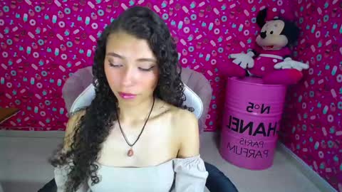 Snapshot of danatella_a chatting on 6, 2, 2025 Danatella online show from 6, 2, 2025