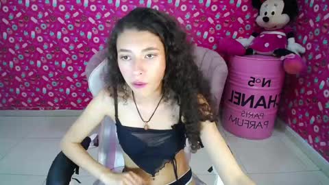 Snapshot of danatella_a chatting on 19, 2, 2025 Danatella online show from 19, 2, 2025