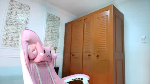 Snapshot of danellahouston chatting on 5, 11, 2025 Danella Houston online show from 5, 11, 2025