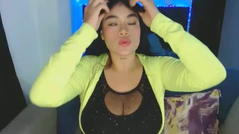 Snapshot of danessa_cruz chatting on 7, 11, 2025 Danessa online show from 7, 11, 2025