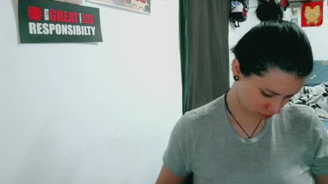 Snapshot of dani_jocelyn chatting on 7, 5, 2026 dani y jocelyn online show from 7, 5, 2026