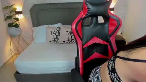 Snapshot of dania_miller_ chatting on 14, 12, 2024 Dania online show from 14, 12, 2024