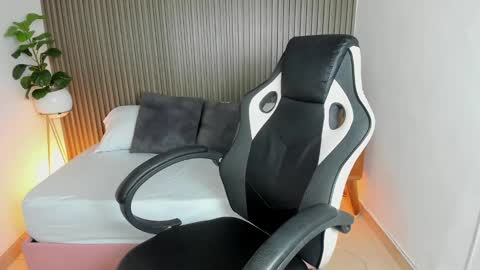 Snapshot of dania_miller_ chatting on 20, 12, 2024 Dania online show from 20, 12, 2024