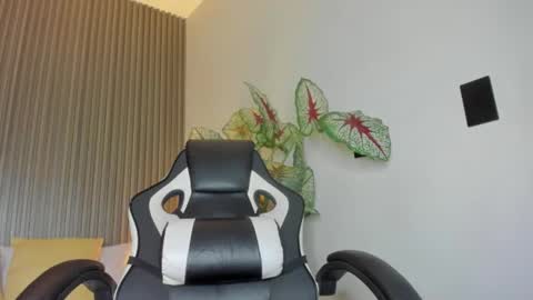 Snapshot of dania_miller_ chatting on 29, 11, 2025 Dania online show from 29, 11, 2025