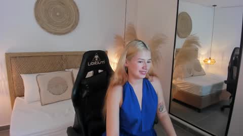 D A N I A online show from 30, 9, 2025