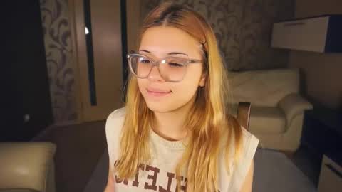 Snapshot of danibedonie chatting on 12, 9, 2025 Venice online show from 12, 9, 2025