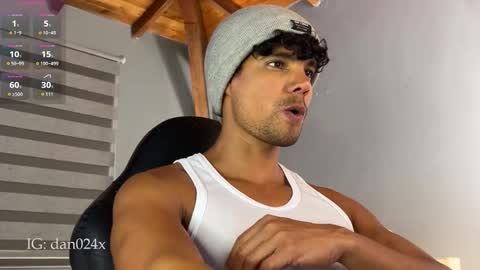 Snapshot of daniel0910s chatting on 1, 12, 2025 Daniel online show from 1, 12, 2025