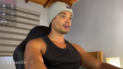 Snapshot of daniel0910s chatting on 14, 12, 2025 Daniel online show from 14, 12, 2025