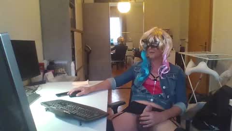 newcumer online show from 12, 2, 2025