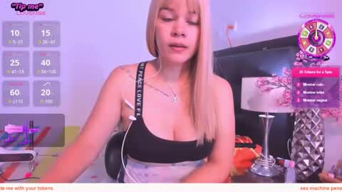 Snapshot of daniela_beauty chatting on 25, 4, 2026 daniela online show from 25, 4, 2026