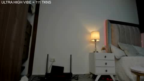  independent model   online show from 26, 10, 2025