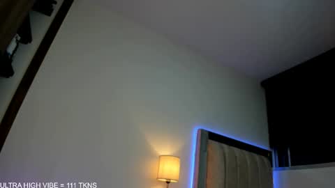  independent model   online show from 19, 12, 2025