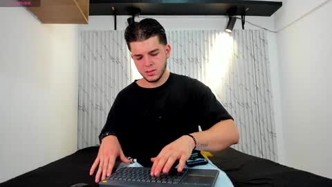 Snapshot of danielclarton chatting on 2, 1, 2025 DANIEL online show from 2, 1, 2025
