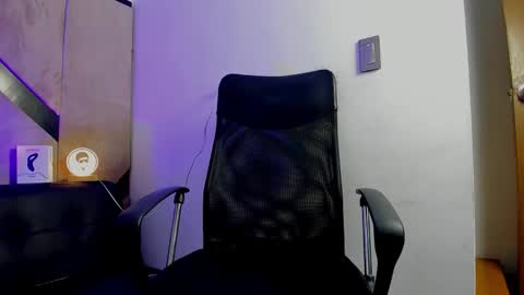 Snapshot of danielclarton chatting on 20, 9, 2025 DANIEL online show from 20, 9, 2025