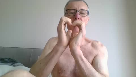 Snapshot of danielcoxone chatting on 20, 5, 2026 danielcoxone online show from 20, 5, 2026