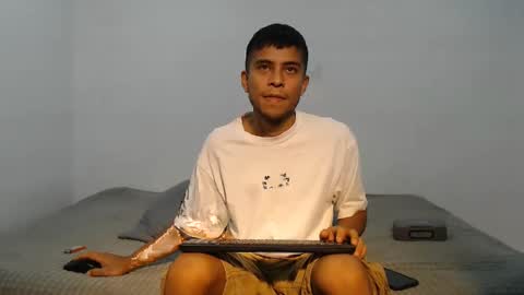 Snapshot of danielitopapii chatting on 6, 2, 2025 danielitopapii online show from 6, 2, 2025