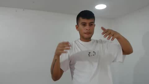 Snapshot of danielitopapii chatting on 19, 2, 2025 danielitopapii online show from 19, 2, 2025