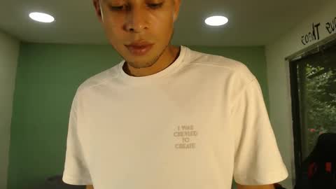 Snapshot of danielitopapii chatting on 13, 12, 2025 danielitopapii online show from 13, 12, 2025