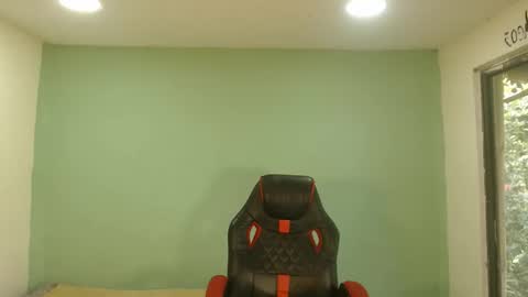 Snapshot of danielitopapii chatting on 18, 12, 2025 danielitopapii online show from 18, 12, 2025