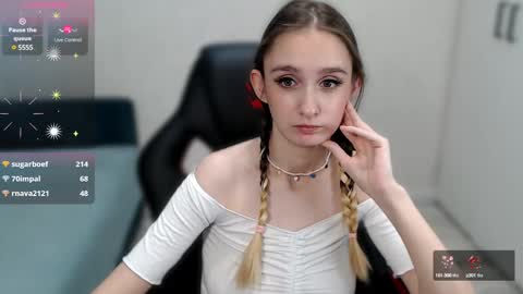 Snapshot of daniella_martin chatting on 6, 1, 2025 Daniella Martin online show from 6, 1, 2025