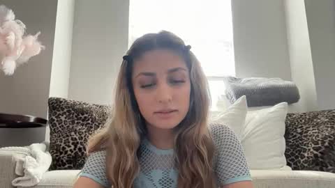 daniellarae1 online show from 5, 4, 2026