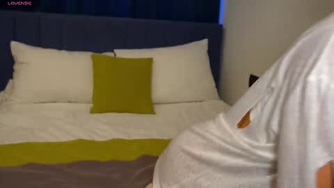 Snapshot of danielle_thomas chatting on 13, 2, 2026 Danielle online show from 13, 2, 2026