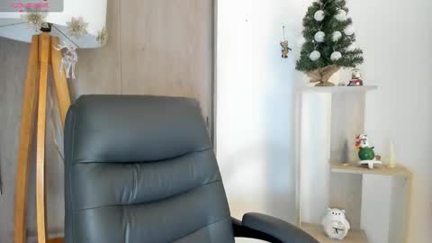 Danielle Rose online show from 30, 11, 2025