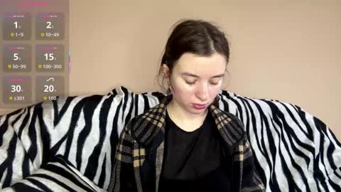 Snapshot of daniellevaulet chatting on 1, 12, 2025 Mia online show from 1, 12, 2025