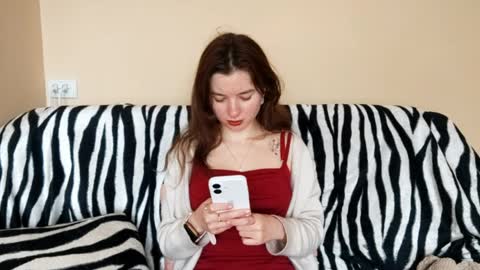 Snapshot of daniellevaulet chatting on 1, 4, 2026 Mia online show from 1, 4, 2026