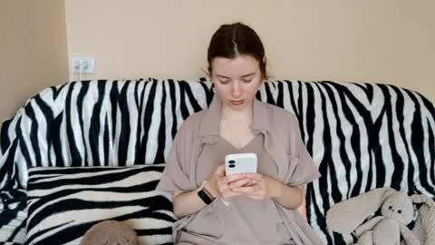 Snapshot of daniellevaulet chatting on 2, 4, 2026 Mia online show from 2, 4, 2026