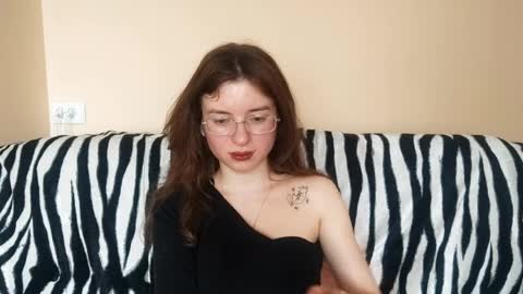 Snapshot of daniellevaulet chatting on 7, 4, 2026 Mia online show from 7, 4, 2026