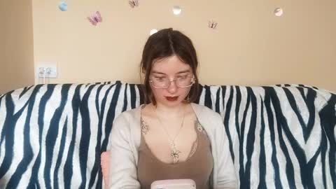 Snapshot of daniellevaulet chatting on 20, 4, 2026 Mia online show from 20, 4, 2026