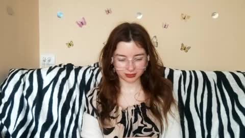 Snapshot of daniellevaulet chatting on 26, 4, 2026 Mia online show from 26, 4, 2026