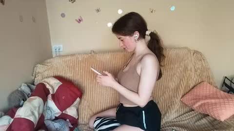 Snapshot of daniellevaulet chatting on 11, 5, 2026 Mia online show from 11, 5, 2026