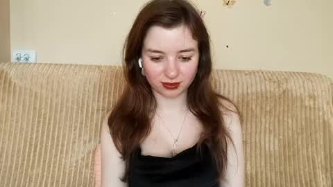 Snapshot of daniellevaulet chatting on 27, 5, 2026 Mia online show from 27, 5, 2026