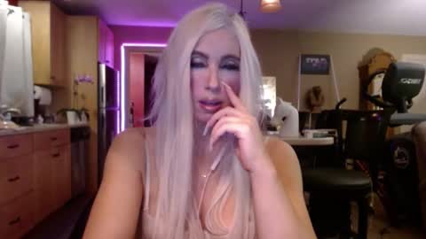 DanikaWhite69 online show from 17, 9, 2025
