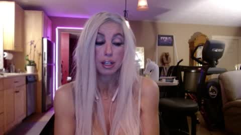Snapshot of danikawhite69 chatting on 4, 3, 2026 DanikaWhite69 online show from 4, 3, 2026