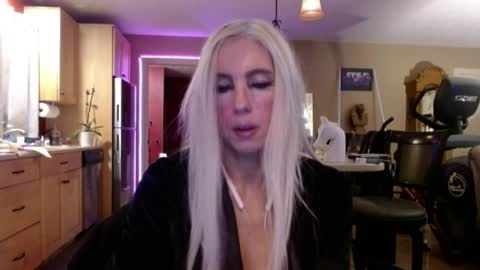 DanikaWhite69 online show from 22, 4, 2026