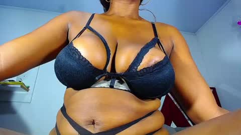 Snapshot of danisabrownn chatting on 5, 6, 2026 danisabrownn online show from 5, 6, 2026