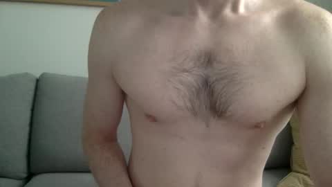 Snapshot of danishguysdicks chatting on 10, 4, 2026 Buzzy online show from 10, 4, 2026